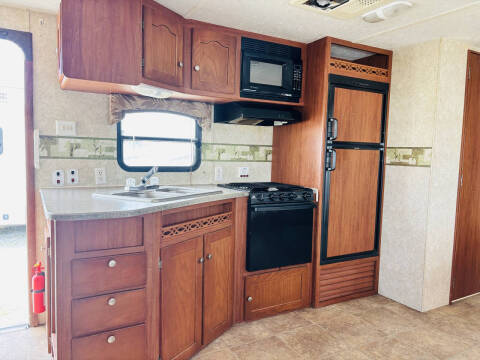 2011 Winnebago Sunset Creek 298BH