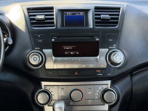 2012 Toyota Highlander SE