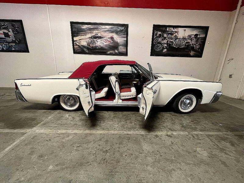 1961 Lincoln Continental