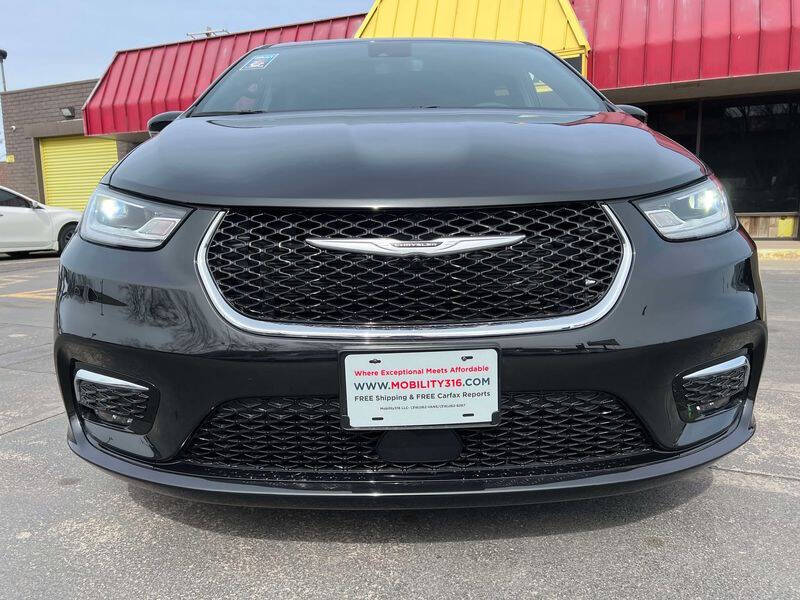 2024 Chrysler Pacifica Touring