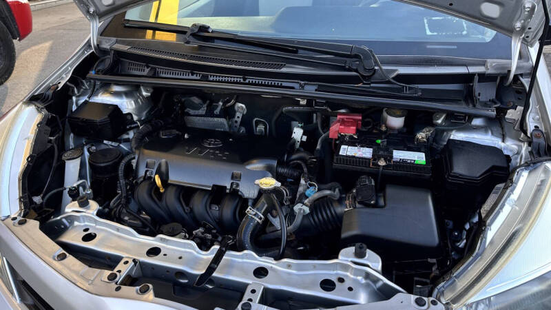 2012 Toyota Yaris 3-Door LE