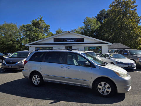 2004 Toyota Sienna LE 8 Passenger