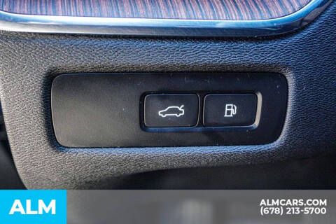 2024 Volvo XC60 Recharge T8 Plus Dark Theme