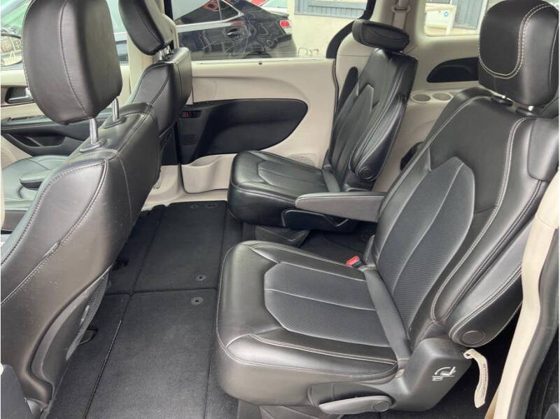 2021 Chrysler Voyager LXi
