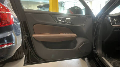 2024 Volvo V60 Cross Country B5 Plus