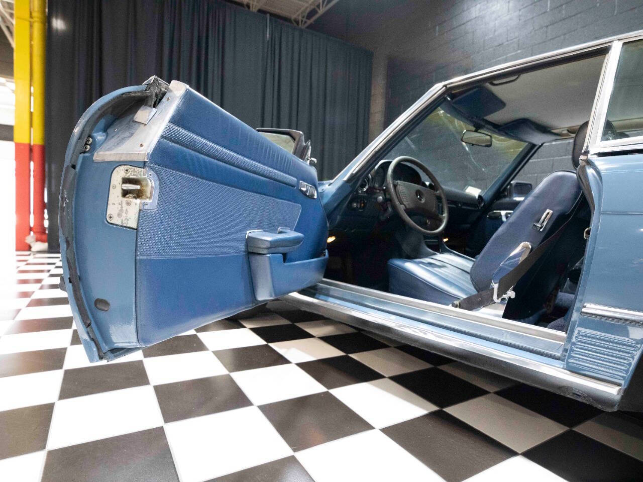 1977 Mercedes-Benz 450 SL 34