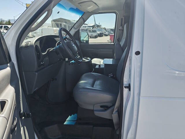 2004 Ford E-Series E-250