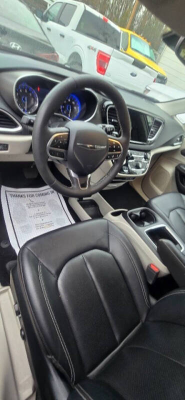 2024 Chrysler Pacifica Touring L