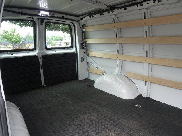 2024 Chevrolet Express 2500