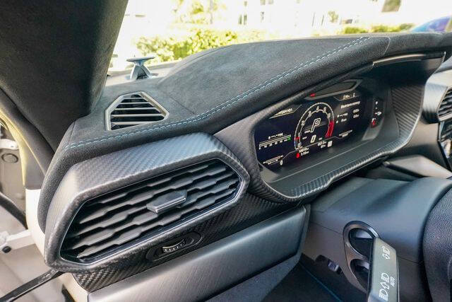 2023 Lamborghini Urus Performante
