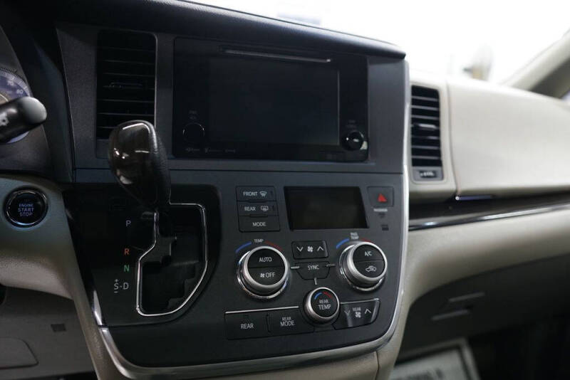 2016 Toyota Sienna