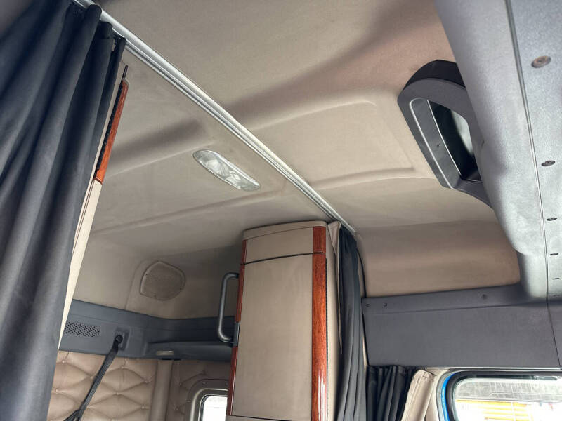 2016 Freightliner Cascadia