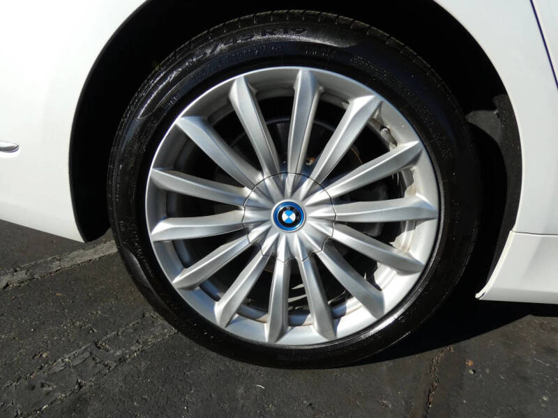 2022 BMW 7 Series 745e xDrive