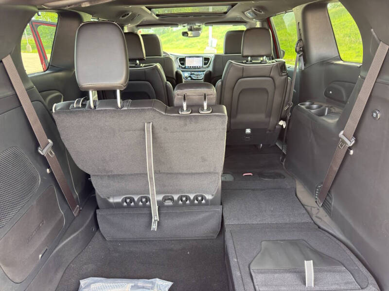 2027 Chrysler Pacifica Limited