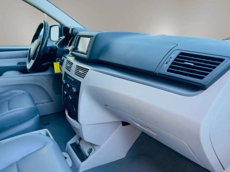 2014 Volkswagen Routan