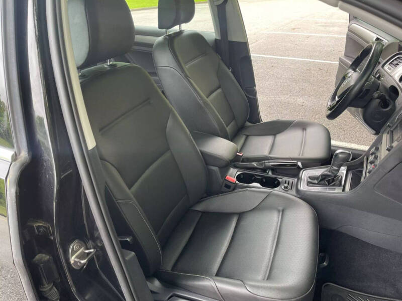 2017 Volkswagen Golf SportWagen