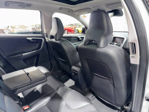 2017 Volvo XC60 T6 Dynamic