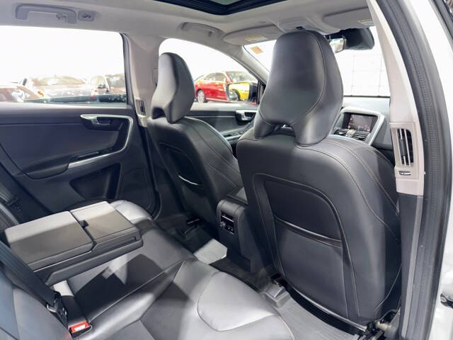 2017 Volvo XC60 T6 Dynamic