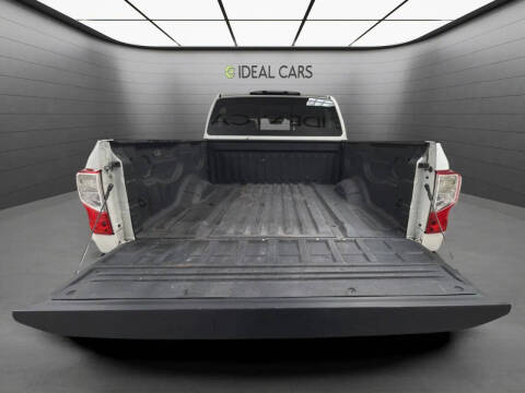2017 Nissan Titan