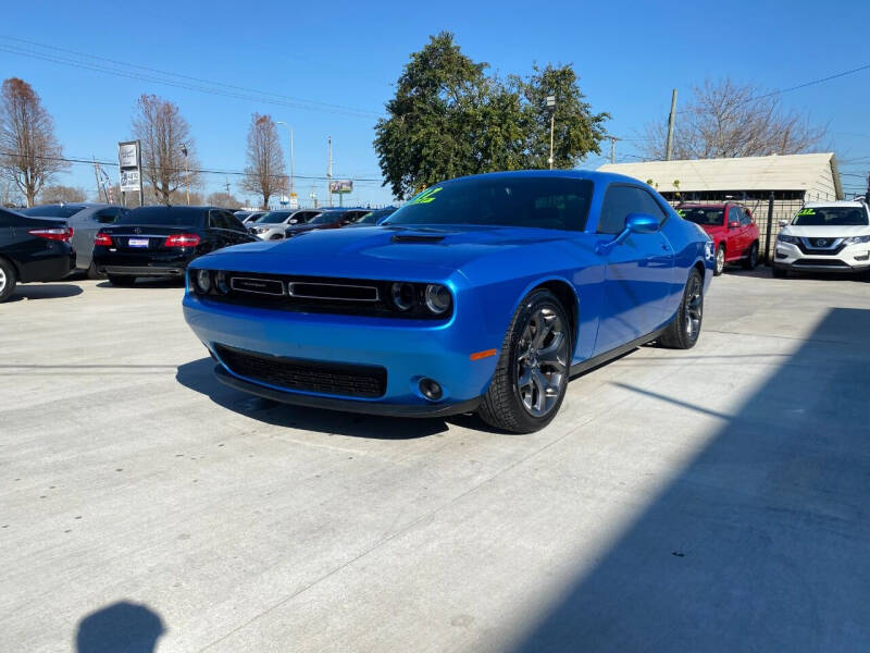2015 Dodge Challenger SXT Plus