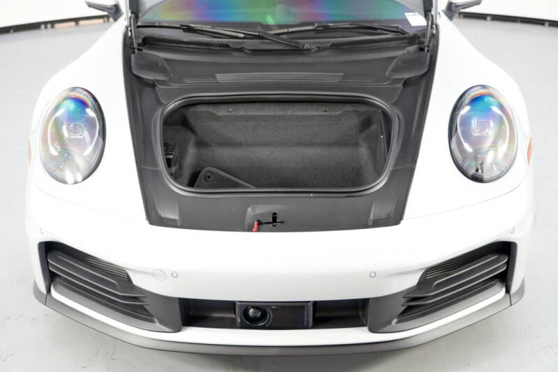 2025 Porsche 911 Carrera