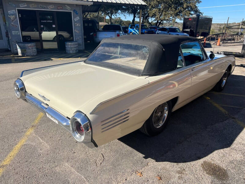 1961 Ford Thunderbird