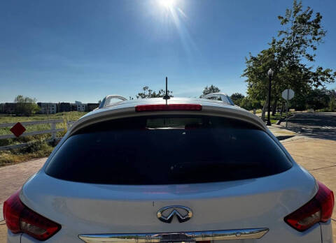 2011 Infiniti FX35