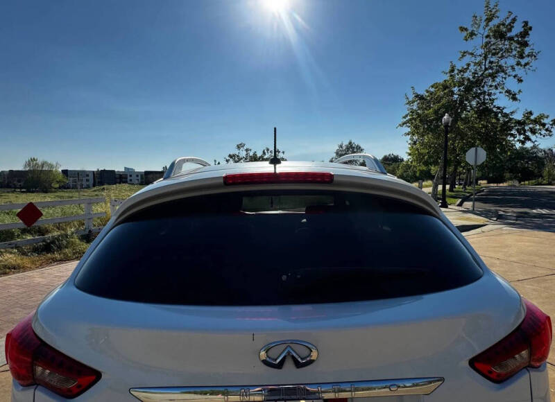 2011 Infiniti FX35