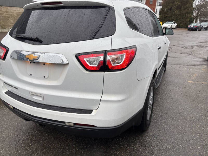 2017 Chevrolet Traverse LS
