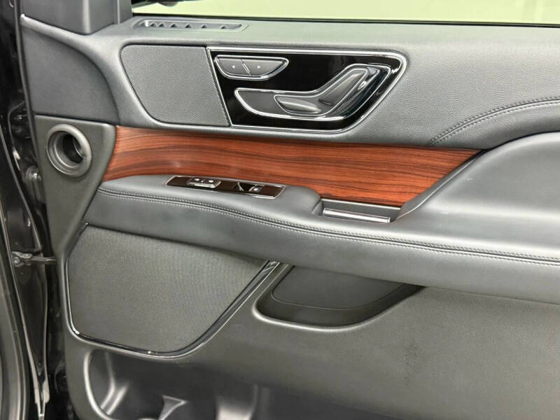 2023 Lincoln Navigator L Standard