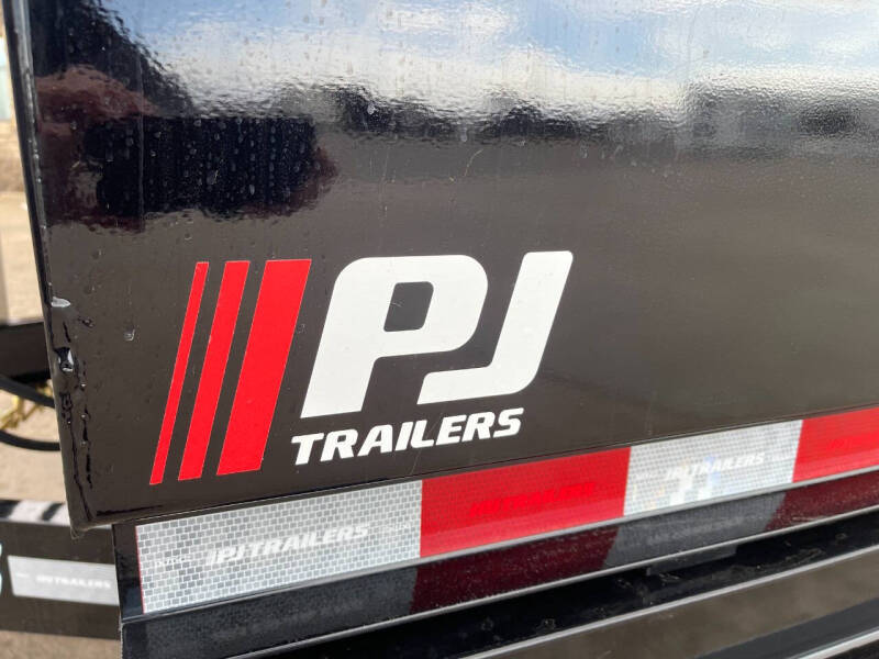 2025 PJ Trailers D7