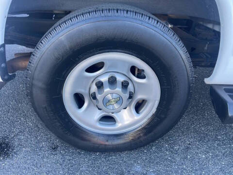 2022 Chevrolet Express LS 3500