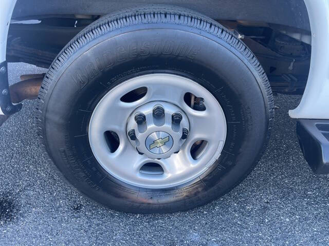 2022 Chevrolet Express LS 3500