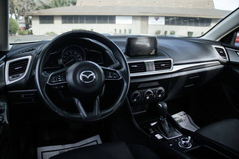 2017 Mazda MAZDA3 Sport