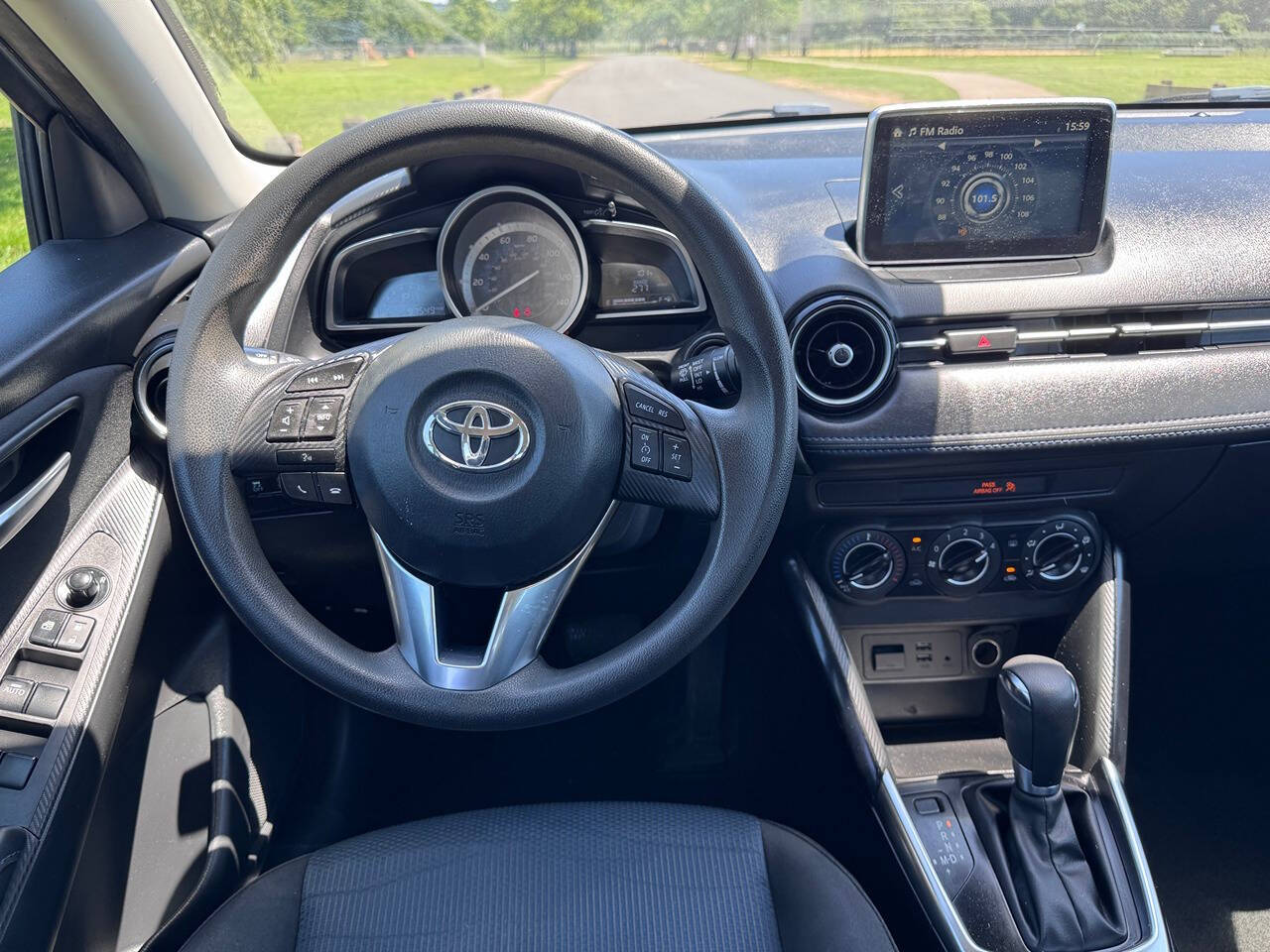 2018 Toyota Yaris iA 13