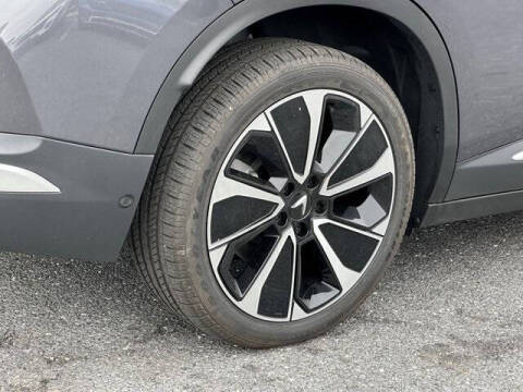 2025 VinFast VF8 Plus