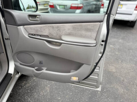 2008 Toyota Sienna LE 7-Passenger