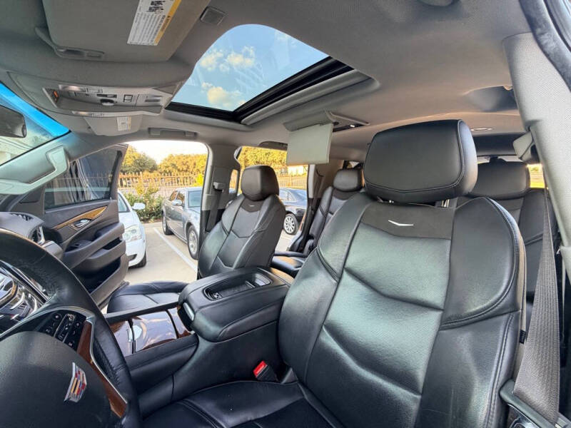 2017 Cadillac Escalade Luxury