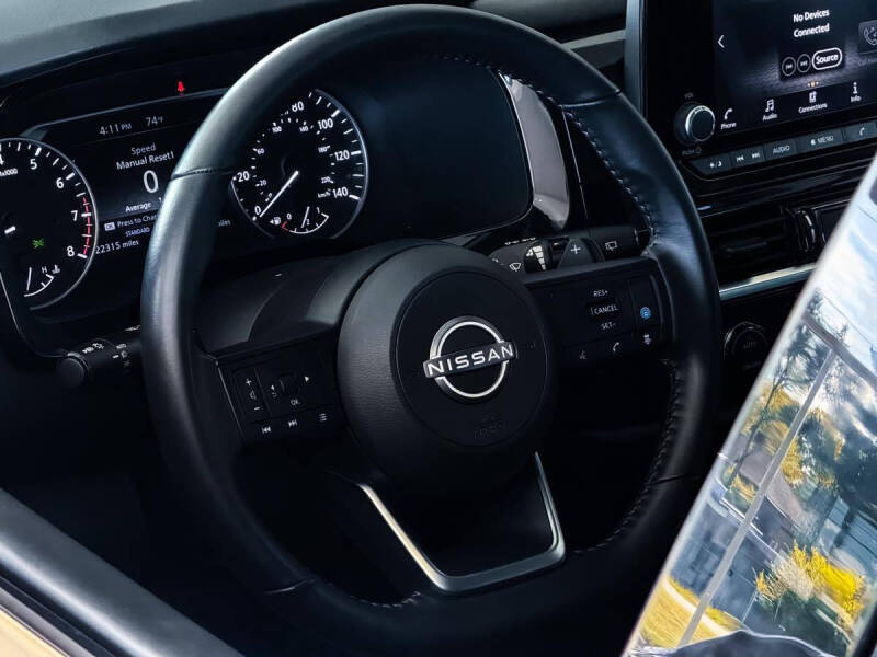 2025 Nissan Pathfinder SV