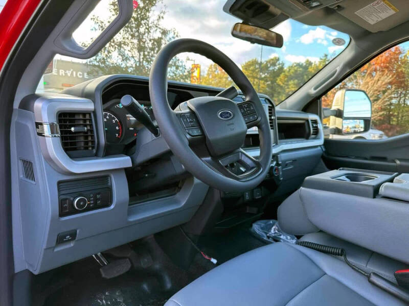 2025 Ford F-350 Super Duty XL