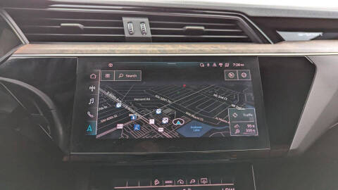 2022 Audi e-tron quattro Premium