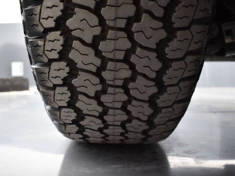 2023 Land Rover Defender 90 SE