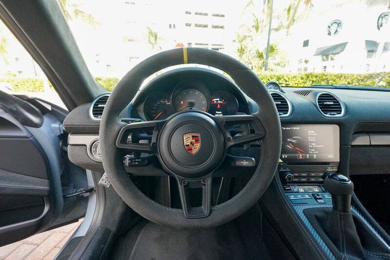 2024 Porsche 718 Cayman GT4 RS