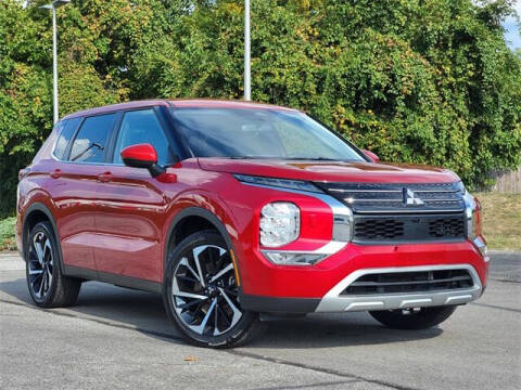 2023 Mitsubishi Outlander for sale at Auto Center of Columbus in Columbus OH