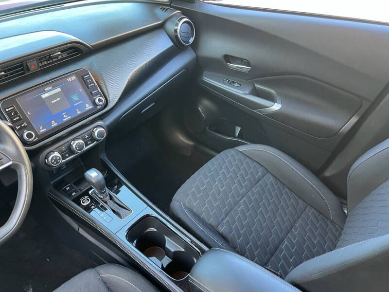 2023 Nissan Kicks SV