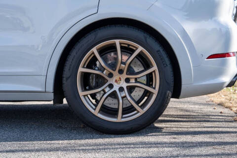 2025 Porsche Cayenne GTS