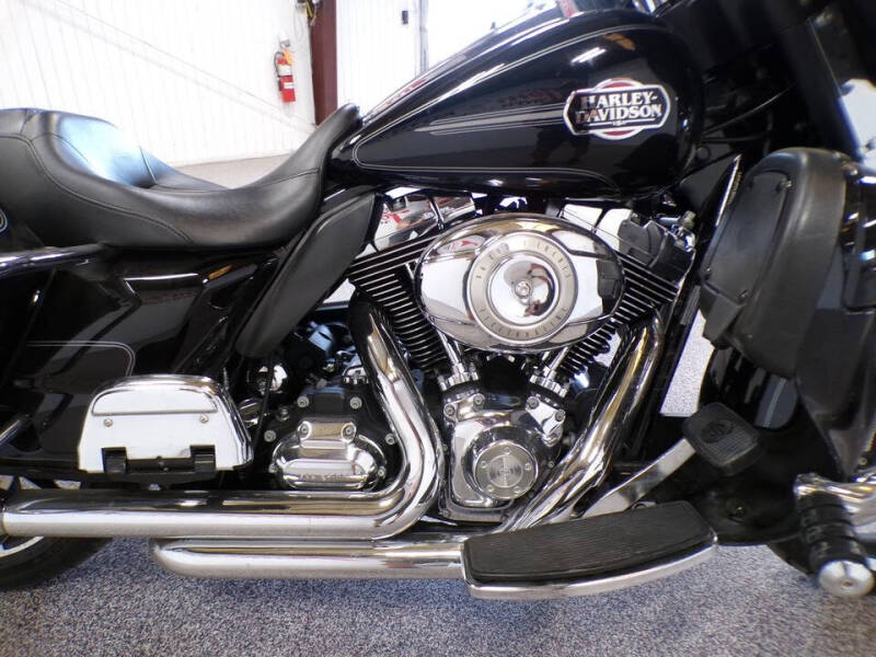 2010 Harley-Davidson FLHTCU Electra Glide
