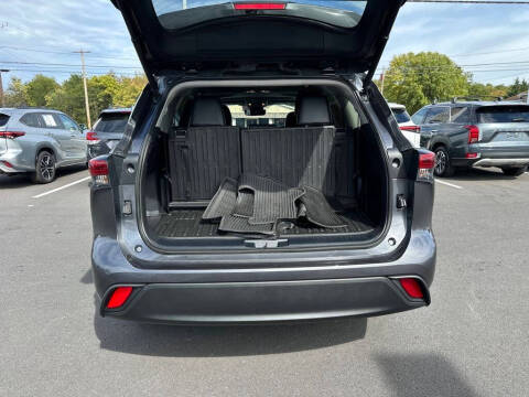 2022 Toyota Highlander Hybrid XLE