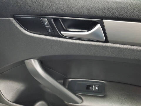 2014 Volkswagen Passat 1.8T SE