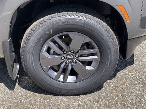 2025 Nissan Frontier SV